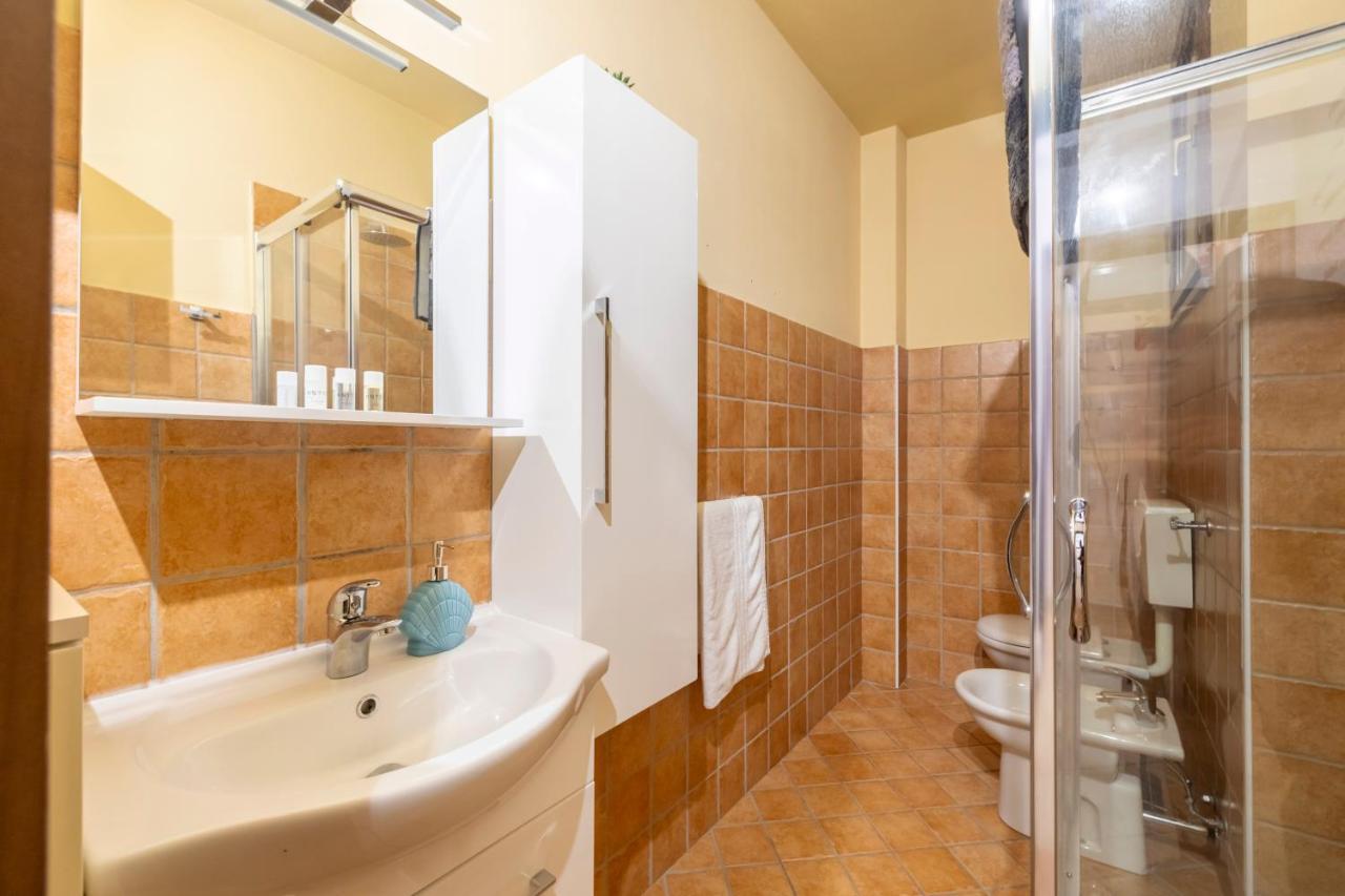 Apartmán Leonardo Academy In 5' - Parcheggio Gratis - Laghi & Wi-Fi Sesto Calende Exteriér fotografie