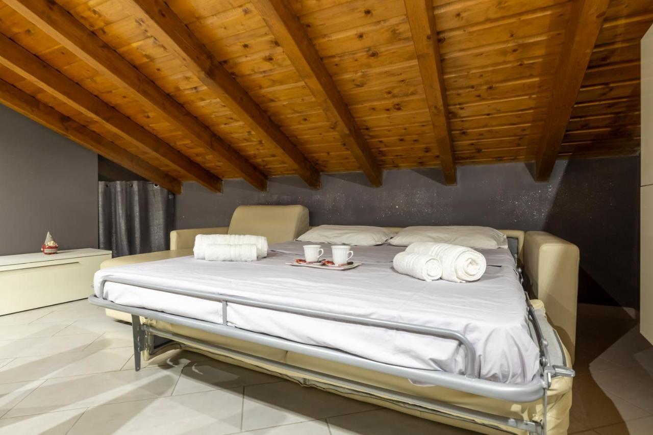 Apartmán Leonardo Academy In 5' - Parcheggio Gratis - Laghi & Wi-Fi Sesto Calende Exteriér fotografie