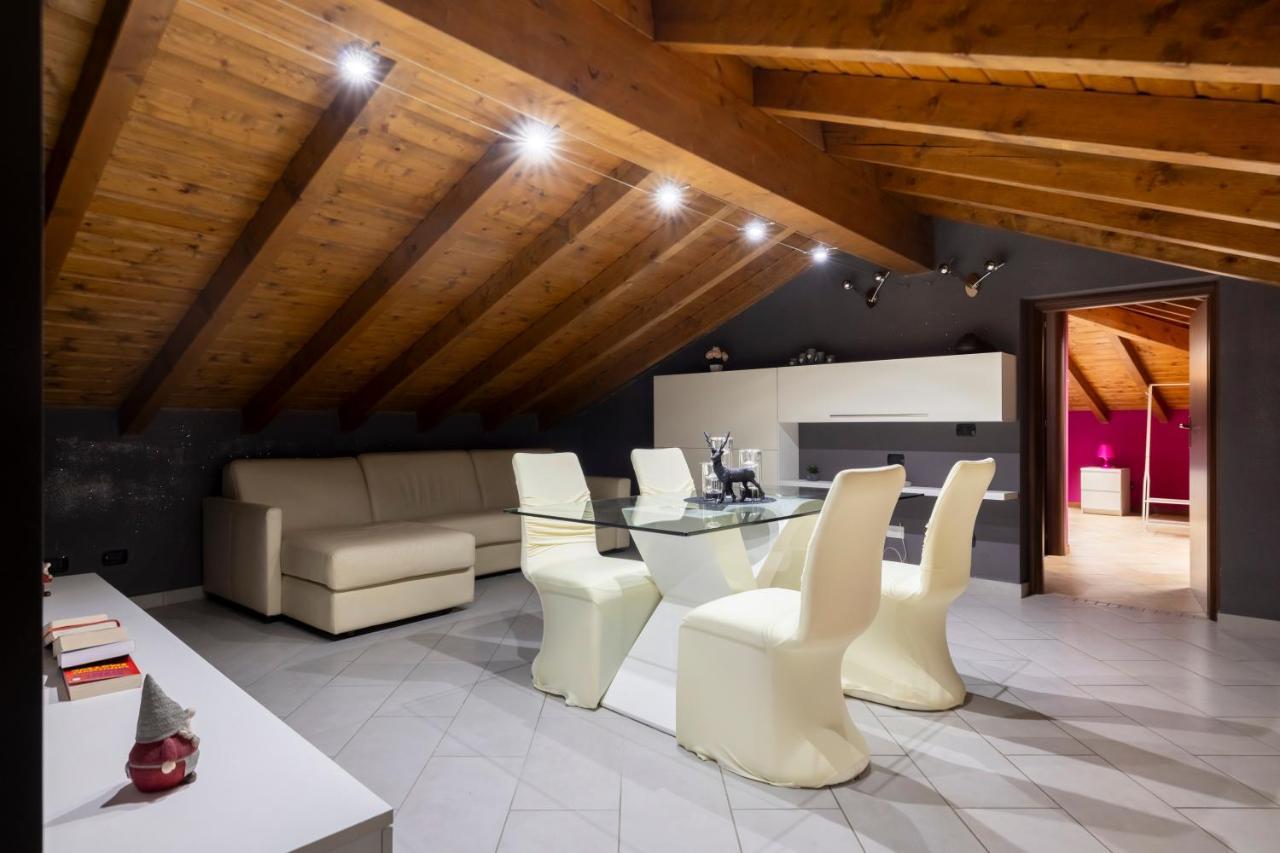 Apartmán Leonardo Academy In 5' - Parcheggio Gratis - Laghi & Wi-Fi Sesto Calende Exteriér fotografie